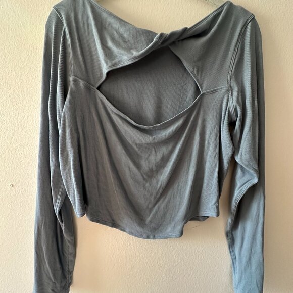 Women's Lululemon Long Sleeve Top - Ribbed - Light Blue - Size 10 Cropped - EUC - Picture 2 of 3